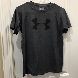 Under Armour Boys T-shirt.